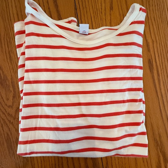 Old Navy Red and White Striped T-Shirt - Picture 4 of 4